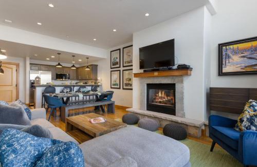 Edwards Apartment | 306 Aspenwood Lodge