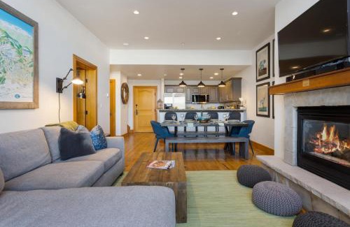 Edwards Apartment | 306 Aspenwood Lodge