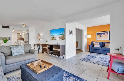 Fort Walton Beach Condo | 307 |Free Beach Service + Steps to the Beach!