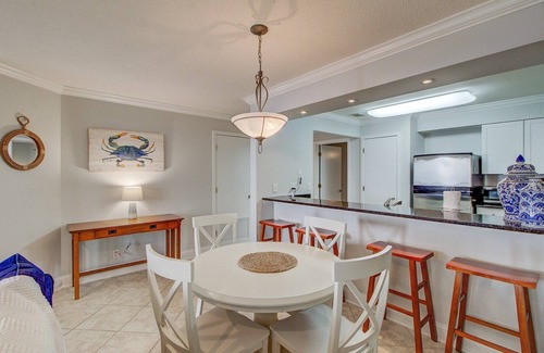 Isle of Palms Apartment | 308 Summerhouse by AvantStay | Oceanview Condo w/Community Pool Access