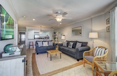 Isle of Palms Apartment | 308 Summerhouse by AvantStay | Oceanview Condo w/Community Pool Access