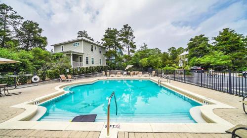 Lakeside at Blue Mountain Beach House | 30A Salt Life by AvantStay Golf Cart Pool Blue Mountain
