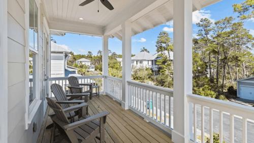 Lakeside at Blue Mountain Beach House | 30A Salt Life by AvantStay Golf Cart Pool Blue Mountain