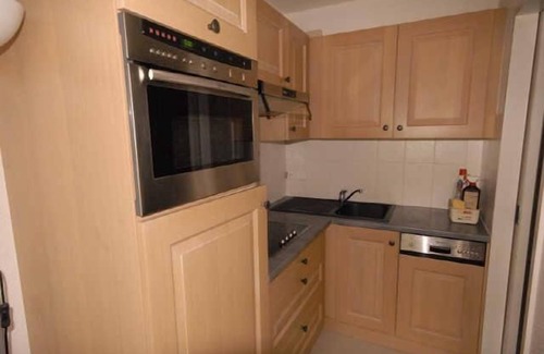 Eaux-Bonnes Apartment | 30m from ski slopes, 3rd floor, view ski slopes, balcony, tv, 29m², Gourette