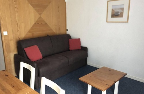 Eaux-Bonnes Apartment | 30m from ski slopes, 3rd floor, view ski slopes, balcony, tv, 29m², Gourette