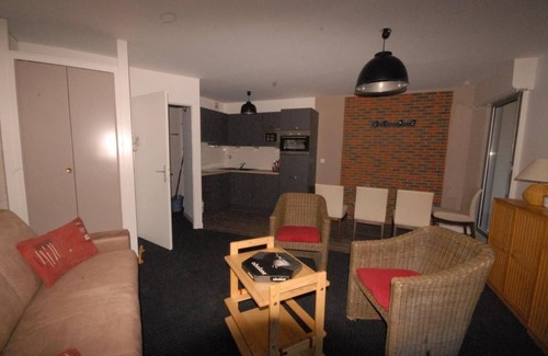 Eaux-Bonnes Apartment | 30m from ski slopes, 3rd floor, view ski slopes, balcony, tv, 55m², Gourette