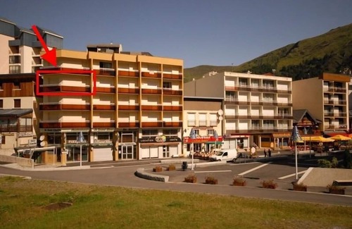 Eaux-Bonnes Apartment | 30m from ski slopes, 3rd floor, view ski slopes, balcony, tv, 55m², Gourette