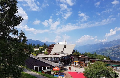 Arc-1600 Apartment | 30m² south-facing studio with balcony, WiFi, pets allowed in Arc 1600