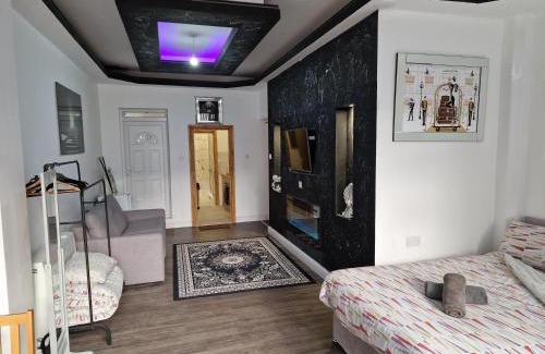 St George's Quarter Apartment | 31 London Road Liverpool Studio Sleeps 4