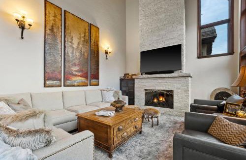 Cordillera House | 31 Red Spruce