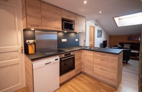 Les Avanchers-Valmorel Apartment | 310m from ski slopes, 2nd floor, view mountain, balcony, tv, ski locker, 73m², Valmorel