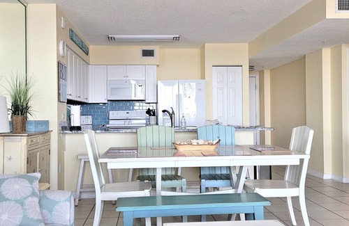 Fort Walton Beach Condo | 314 Island Princess - Beach, Pool, Spa, Balcony!