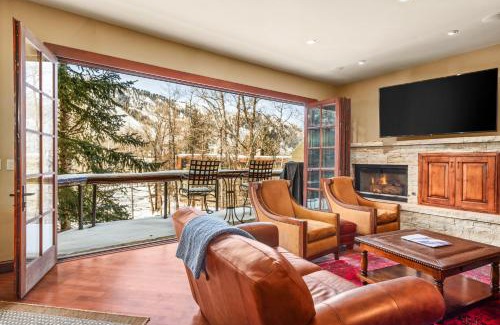 Aspen House | 315 Park Avenue, Luxury Townhouse with River Views in Aspen