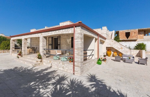 San Pietro in Bevagna House | 3152 Villa Arielle by Perle di Puglia