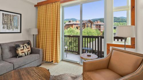 Stowe Area Resort | 319 Lodge At Spruce Peak Ski In Ski In Ski Out King Studio By Stowe Mountain Rentals