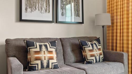 Stowe Area Resort | 319 Lodge At Spruce Peak Ski In Ski In Ski Out King Studio By Stowe Mountain Rentals