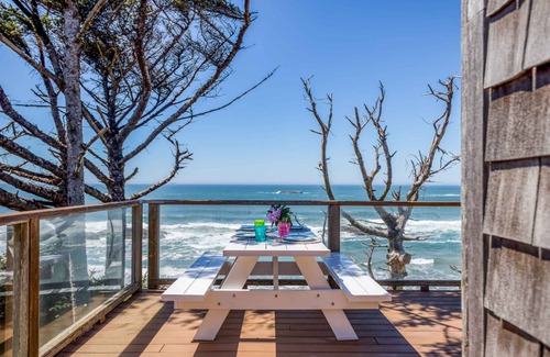 Seal Rock House | 322 m² House ∙ 4 bedrooms ∙ 8 guests
