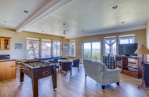 Seal Rock House | 322 m² House ∙ 4 bedrooms ∙ 8 guests