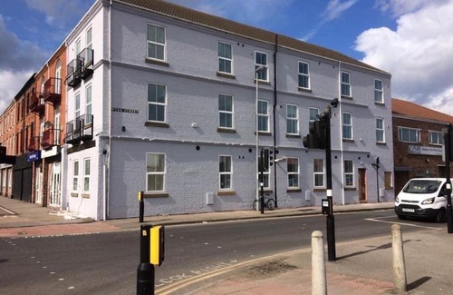 Hull House | 329 Hedon - Grey House