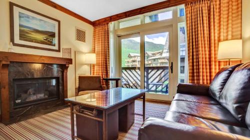 Stowe Area Resort | 332 Lodge At Spruce Peak Ski In Ski In Ski Out King Studio By Stowe Mountain Rentals