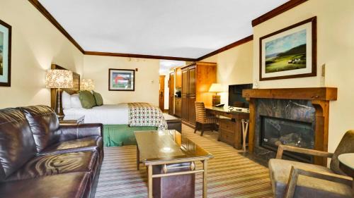 Stowe Area Resort | 332 Lodge At Spruce Peak Ski In Ski In Ski Out King Studio By Stowe Mountain Rentals