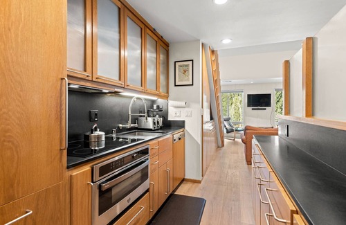 Olympic Valley Condo | 333 | Premium Loft for 4 - A/C, Oven & Fridge
