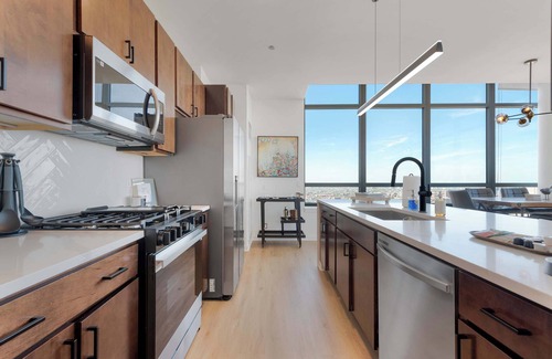 West Loop Apartment | 33rd-Floor Penthouse with Breathtaking Views