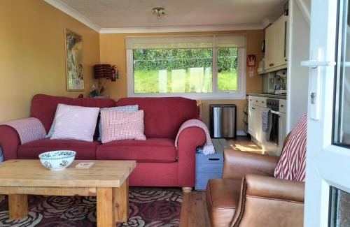 Pembroke House | 34 Freshwater Bay