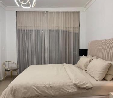 Dubai Apartment | 3403!Dubai SkyLine View! Royal Montania Homes