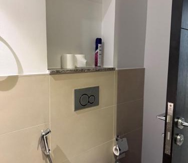 Dubai Apartment | 3403!Dubai SkyLine View! Royal Montania Homes