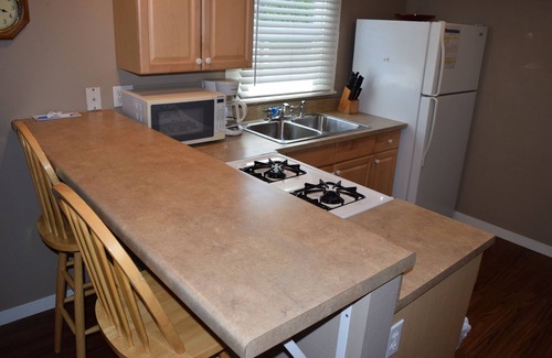 Downtown Cabin | 343 Hinds: 2 BR, 1 BA Cabin/Bungalow in Pismo Beach, Sleeps 4