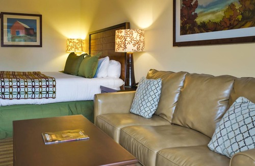 Stowe Area Cabin | #347 | Studio |The Maple | 3rd Floor Pool & Mountain Views