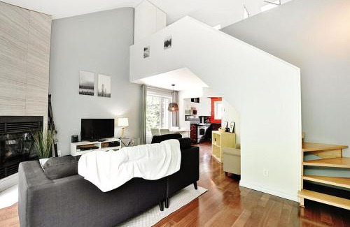 Stoneham Apartment | 35 chemin du Hameau #13