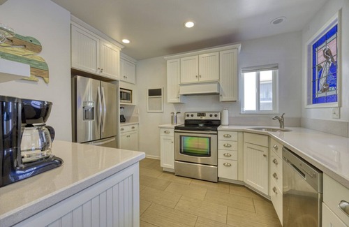 Avalon House | 351D: Beautiful Restored Home, 2.5 Blocks from Downtown