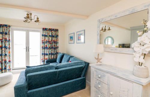 Salcombe House | 36 The Salcombe