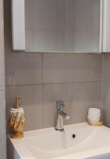 Peninsula Apartment | 360 Cosy Home Greenwich