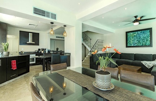 Zona Hotelera Condo | #3701-Tim’s Ocean Condos – Always Beachfront- Always Outstanding Views!