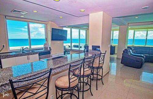 Zona Hotelera Condo | #3702-Tim’s Ocean Condos – Beachfront - Big Private Terrace & Incredible Views!