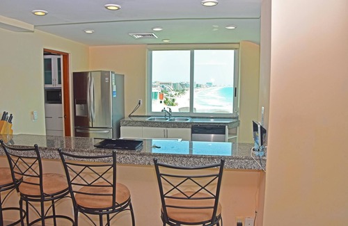 Zona Hotelera Condo | #3702-Tim’s Ocean Condos – Beachfront - Big Private Terrace & Incredible Views!