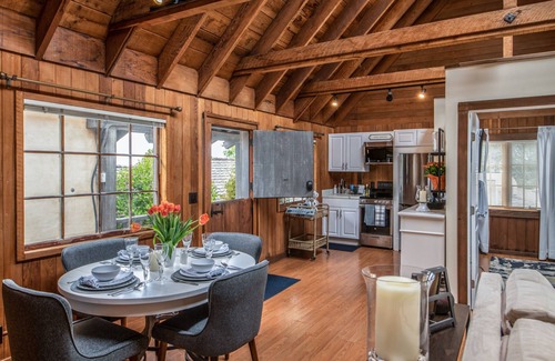 Northwest Carmel Apartment | 3796 The Madden Suite - Historic Downtown Flat