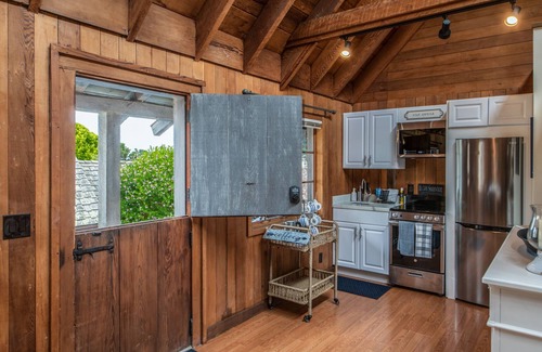 Northwest Carmel Apartment | 3796 The Madden Suite - Historic Downtown Flat