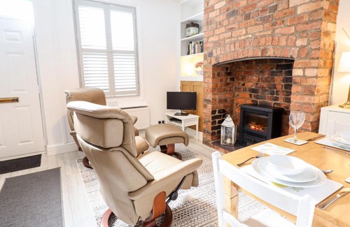 Llangollen House | 38 Market Street