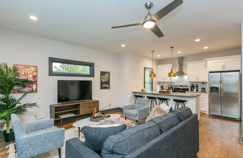 Nashville Apartment | 3810 · East Nash Haven! 10 min to Broadway!