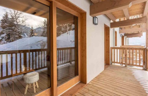 Valmorel Apartment | 385m from ski slopes, 2nd floor, view forest, balcony, parking, tv, ski locker, 51m², Valmorel