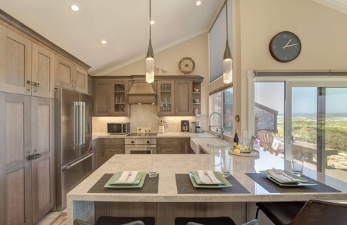 Castroville Condo | 3930 Bella Casa - Oceanfront Condo, Pool & Tennis