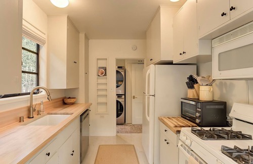 Southeast Carmel House | 3958 Lair-by-the-Sea - Walk to Downtown and Beach