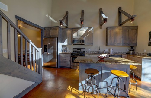 Moab House | 3B/2B Modern Downtown Moab Townhouse - Short Walk from the Heart of Downtown
