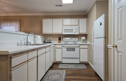 Carolina Forest Condo | 3b 2ba Coastal River Oaks Retreat