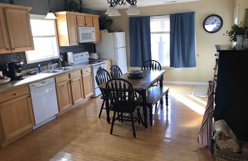 Taylorsville House | 3B/3B; Single Family Lakeside Retreat W/Hot Tub