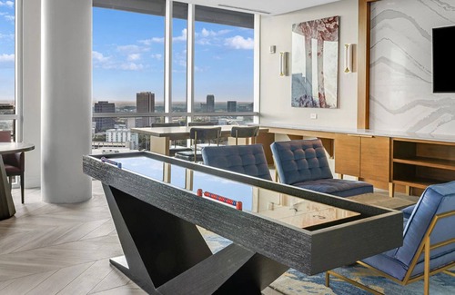 Downtown Atlanta Resort | 3b resort suite big-city living with a side of Southern charm